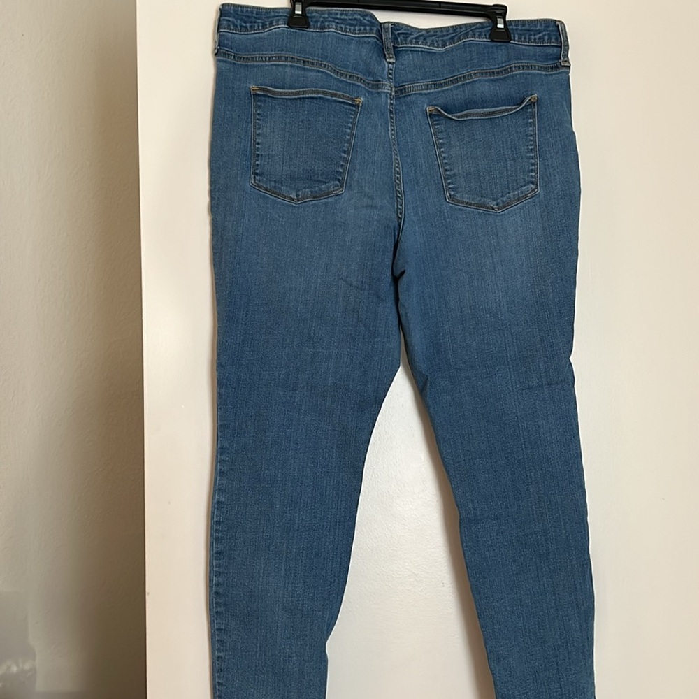 Universal Thread Jeans - Picture 2 of 3